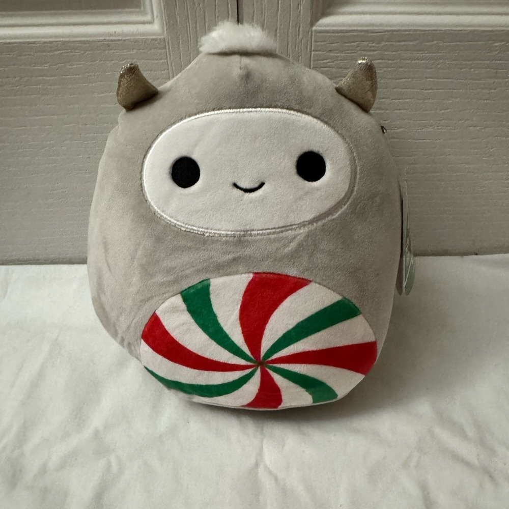 Squishmallows Nissa the Yeti - 8 inches